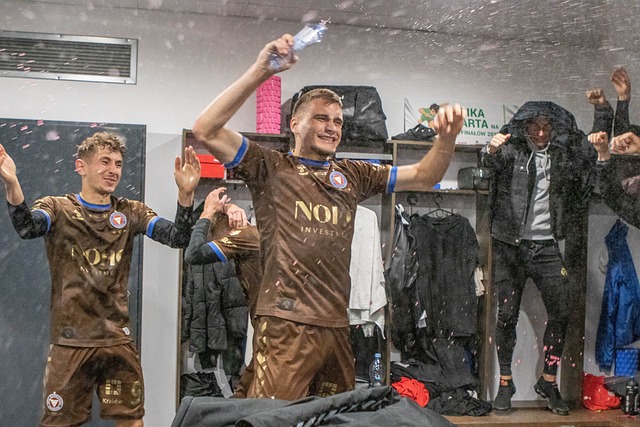 还让东部劲 还让东部劲